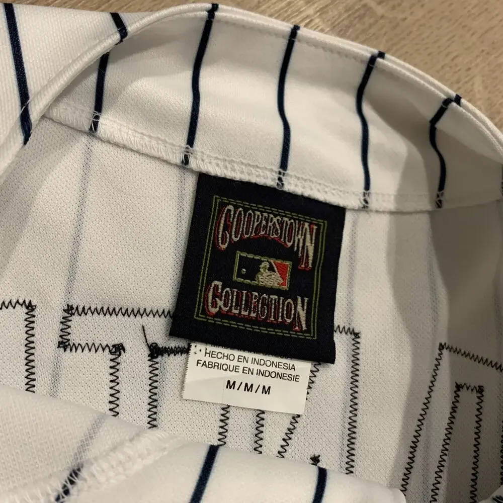MLB New York Yankees #7 Mickey Mantle Majestic Cooperstown Collection Jersey M - Picture 3 of 7